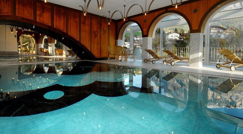 Hotel mit Restaurant und Schwimmbad Völs
